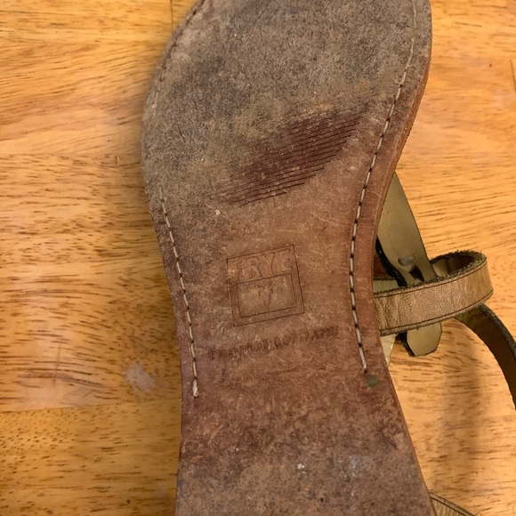 Frye Taylor T Strappy Sandal with Slip-On Design Tan Brown - Picture 4 of 4